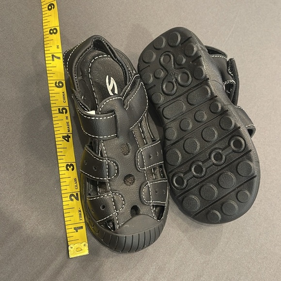NWOT HOBIBEAR Boys Sandals - Closed Toe, Black, Size EU 27 / US Toddler 11 - Picture 3 of 9